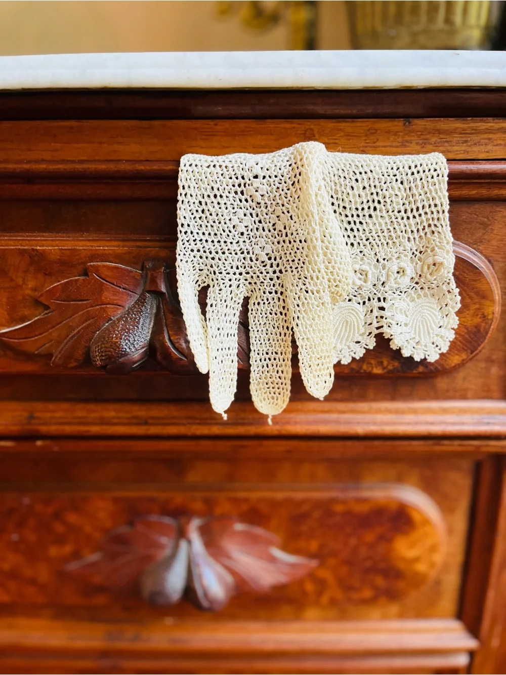 Antique 1920s Edwardian Hand Crochet Mesh Garden Tea Wedding Gloves